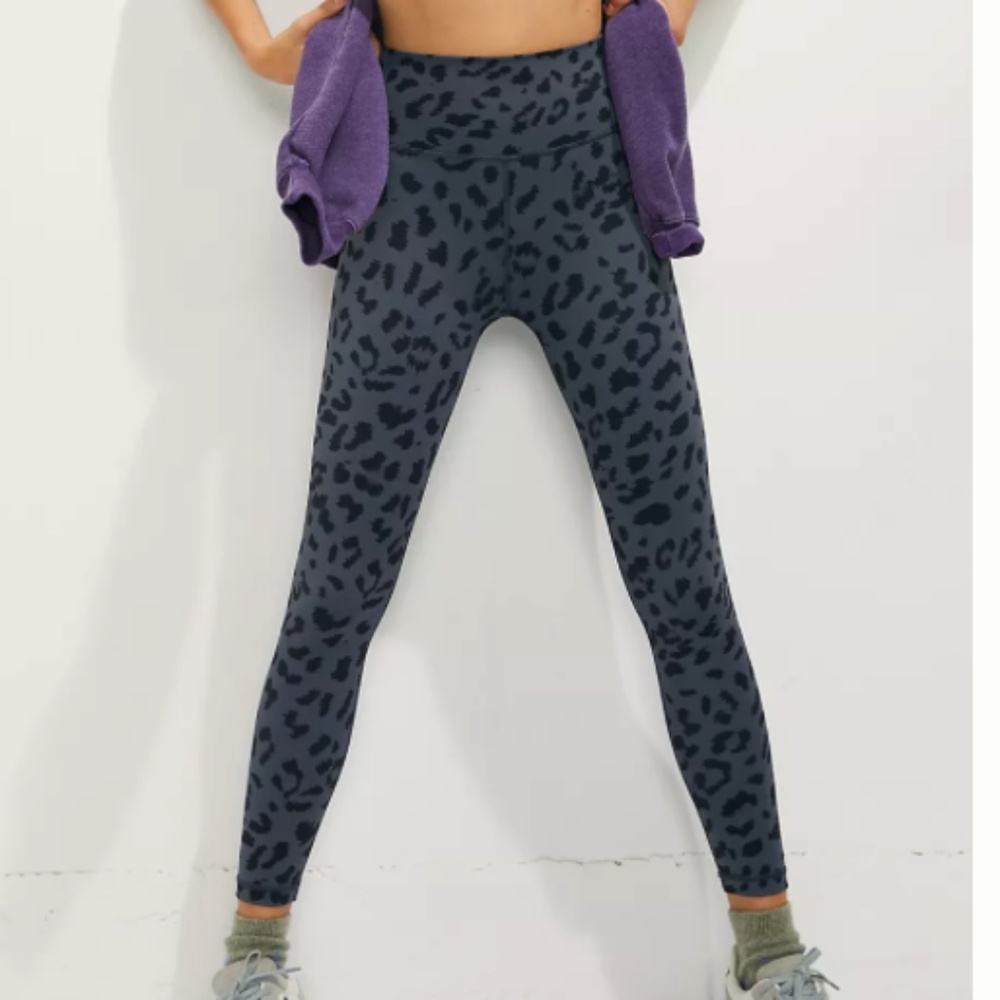 Anthropologie  ALL FENIX Women’s Leo Leopard Leggings  Size L worn once